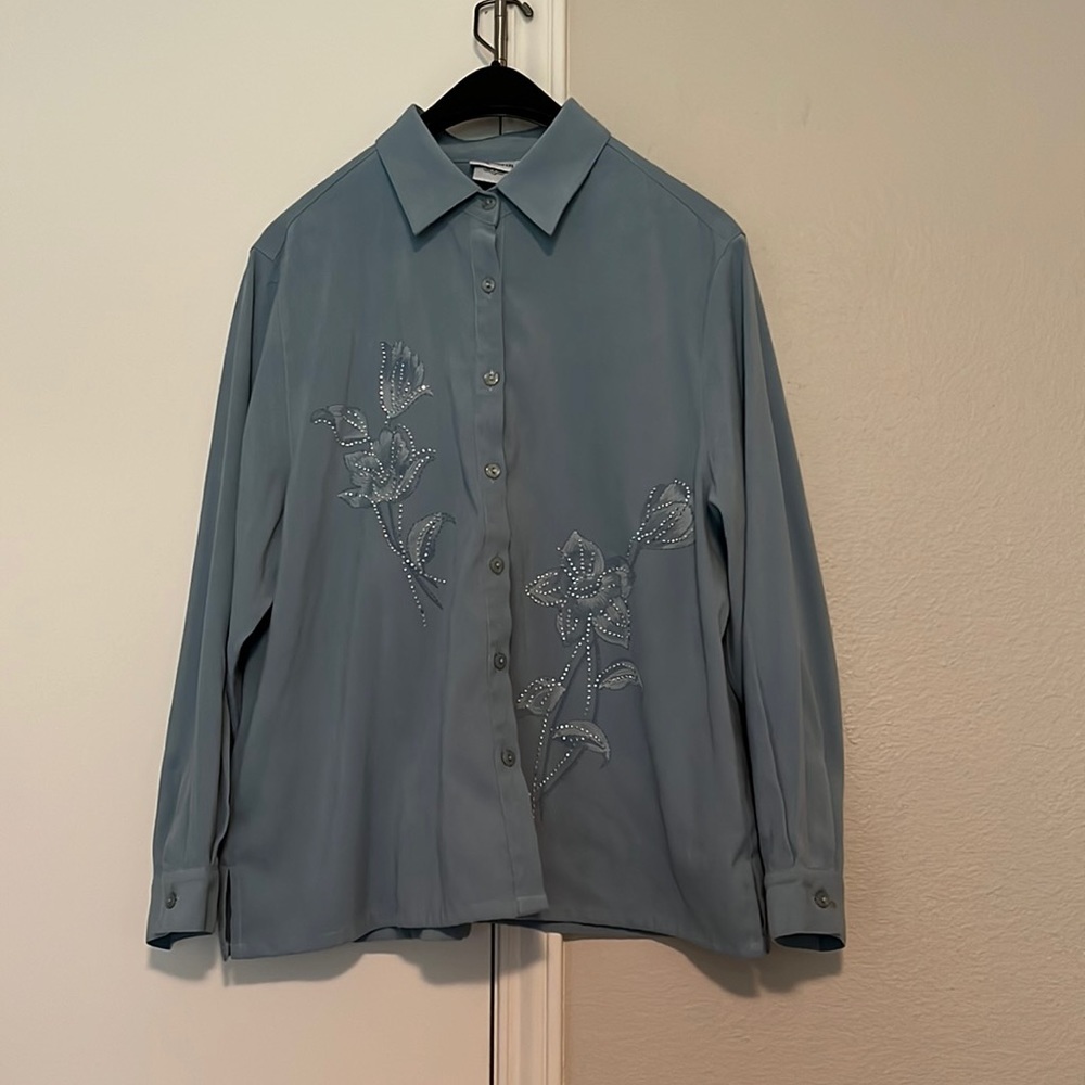 Vintage Bon Worth button up heavy long sleeve shirt. Size LP. Sparkles on front.
